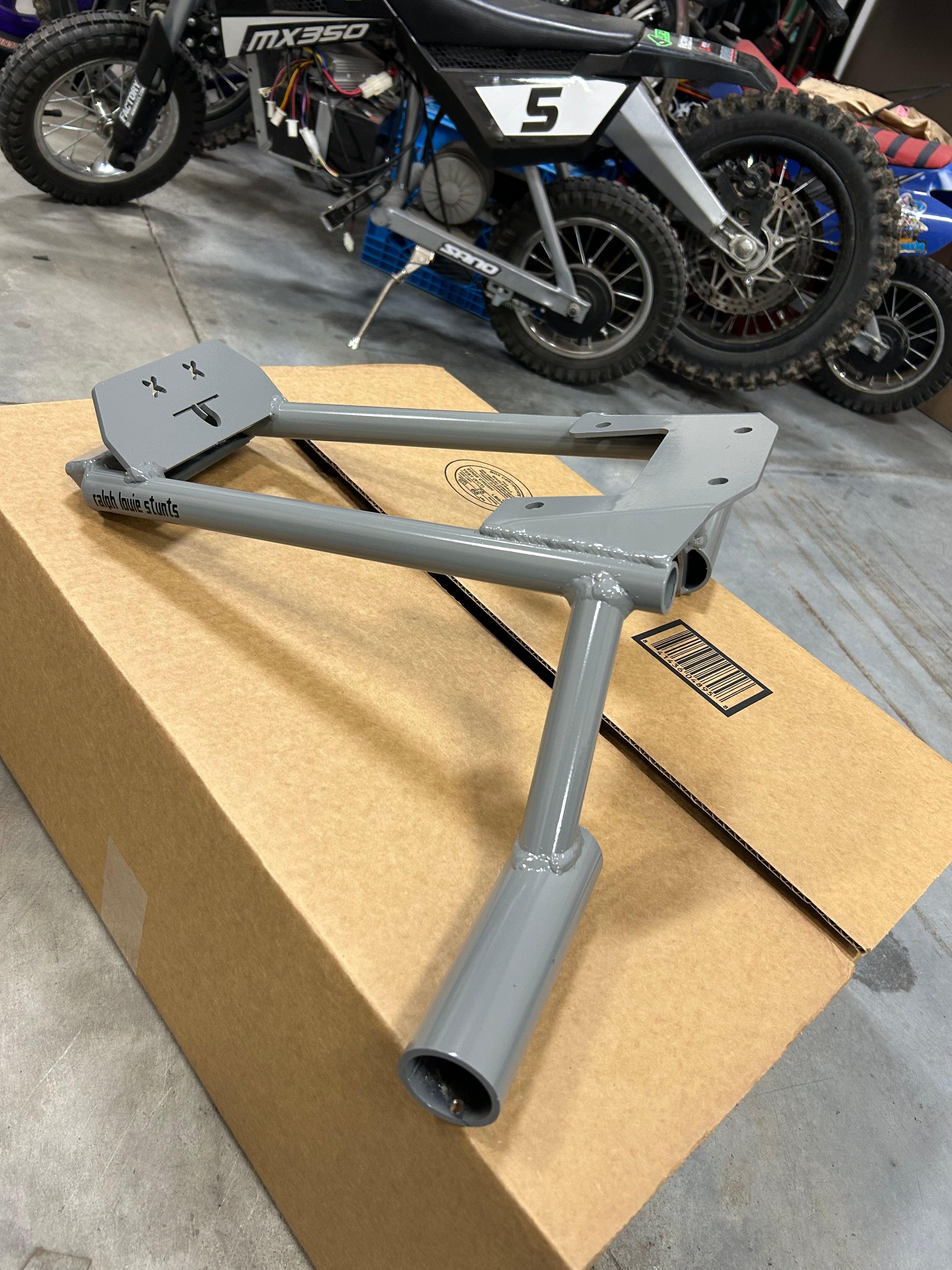 ポッシュフェイス GROM/MSX125 BREMBO 2pods リア キャリパーサポート